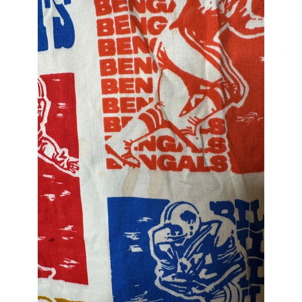 Vintage 70s NFL Curtain 60x60 Football Teams Multi Color Retro Decor 0563